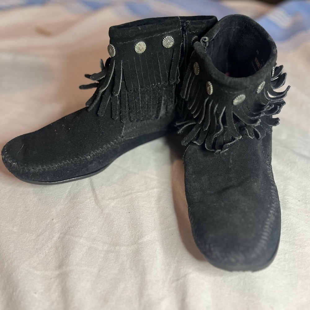 Minnetonka - Black Moccasin Boots with Fringe, Women’s Size 9.